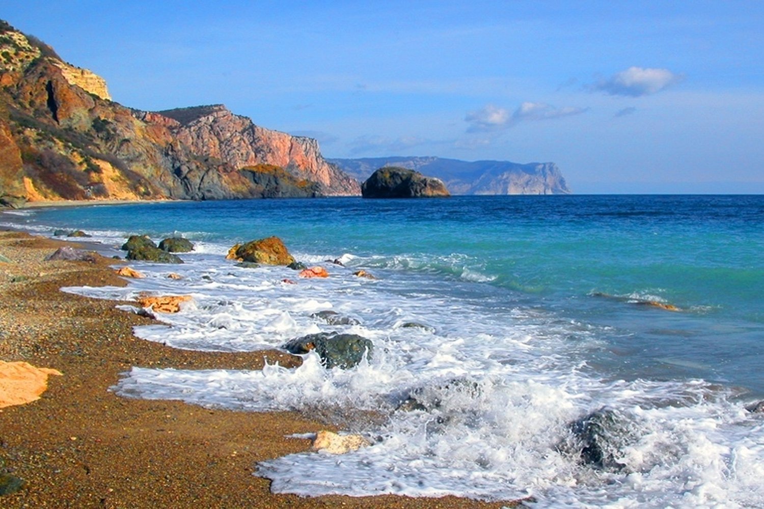 Красивый берег моря Крым